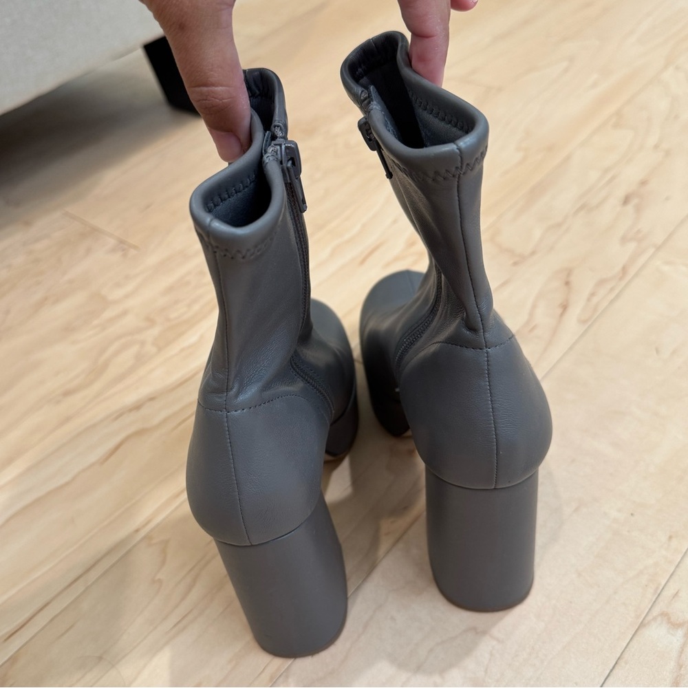 Steve Madden Platform Boots - Picture 3 of 3